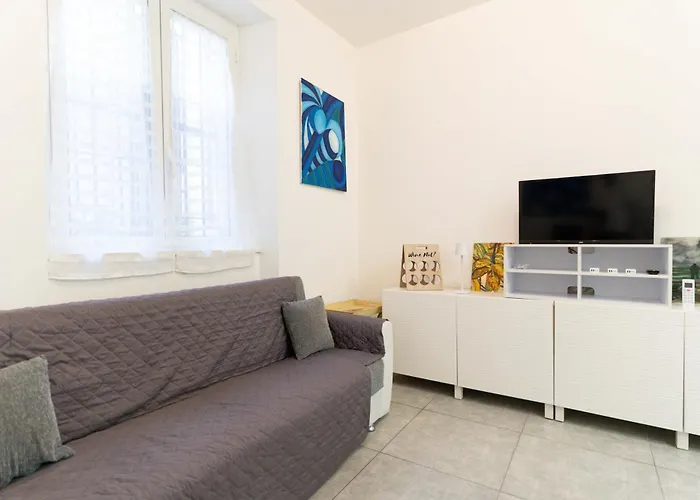 Apartment Metro Line C 2 Minutes From Colosseum
